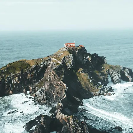 Apartment Charming Flat In Historic Centre By Santa Maria Bermeo