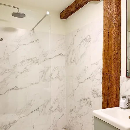 Charming Flat In Historic Centre By Santa Maria Apartment