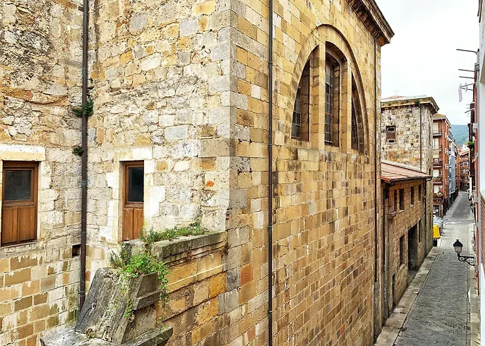 Charming Flat In Historic Centre By Santa Maria * Bermeo