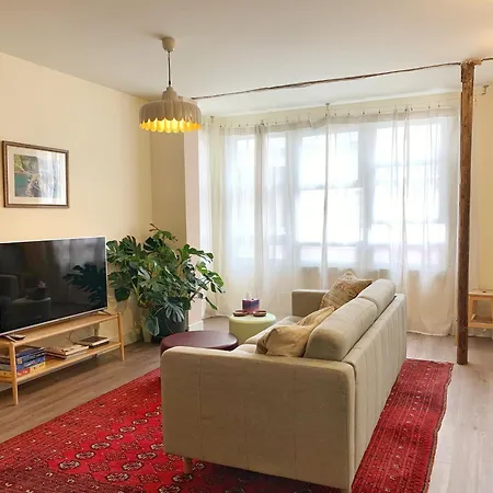 Apartman Charming Flat In Historic Centre By Santa Maria
