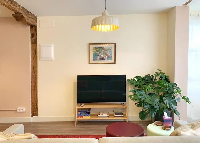 Charming Flat In Historic Centre By Santa Maria Апартаменты *